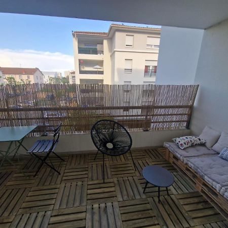 Chambre Privee T3 Saint Fons Exterior photo