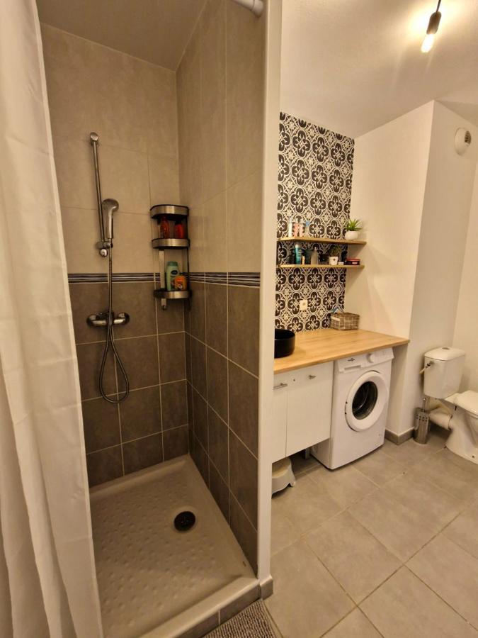 Chambre Privee T3 Saint Fons Exterior photo
